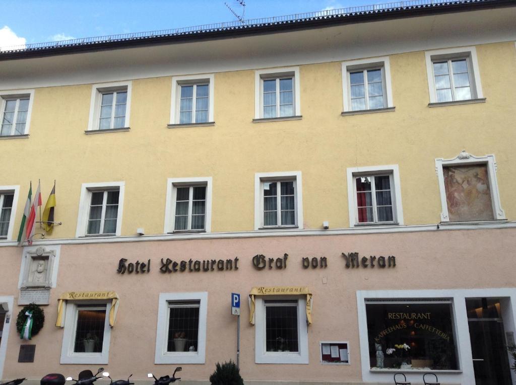 Graf Von 3*
